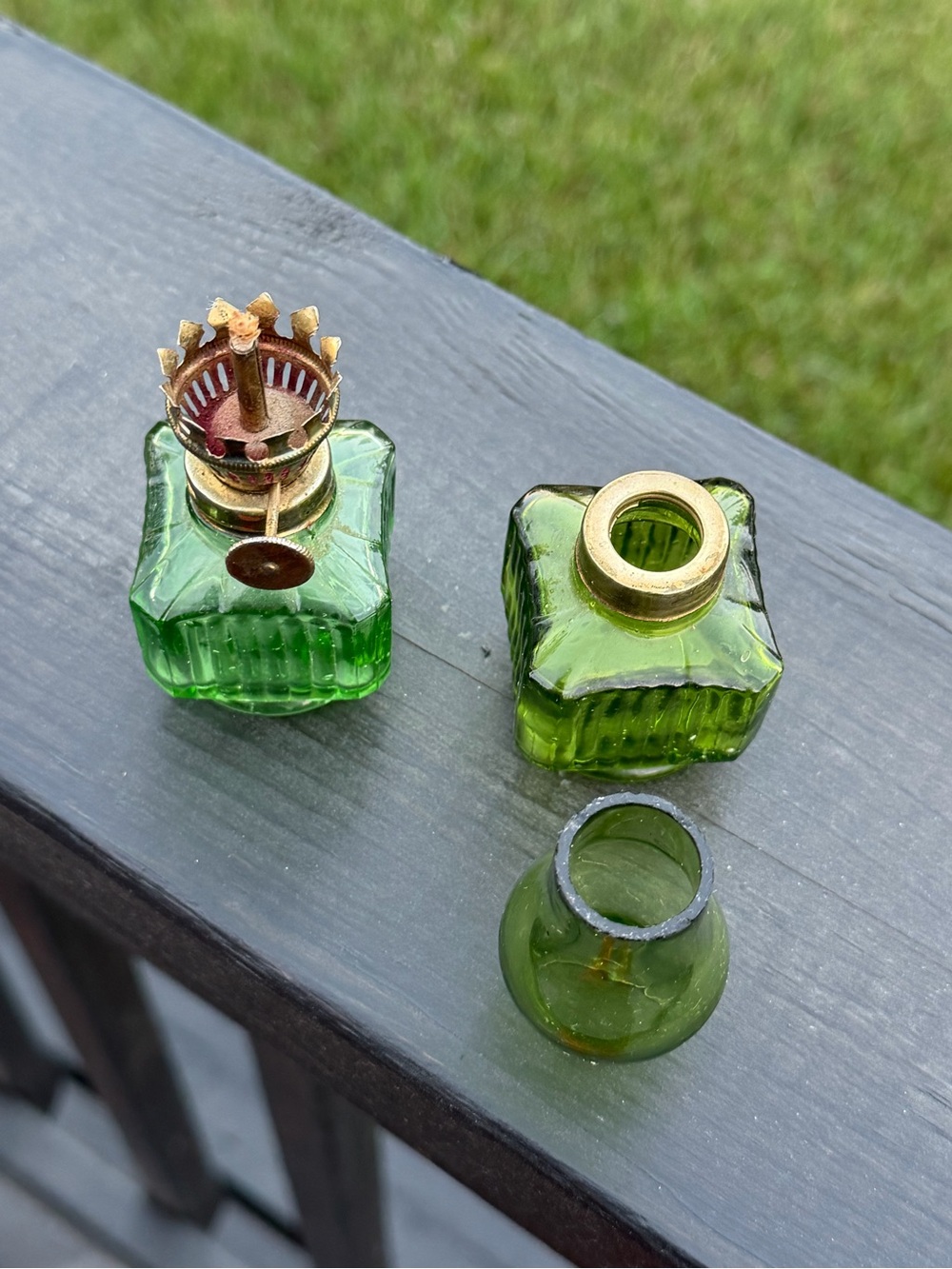 Vintage Emerald Green Glass Mini Oil Lamp - Picture 5 of 10
